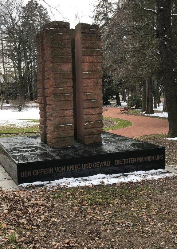 DenkmalDen Opfern Von Krieg Und Gewalt-米特韦达必去景点