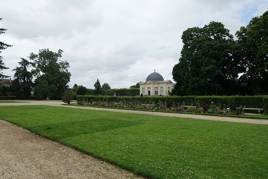 Pavillon De 'aurore景点图片