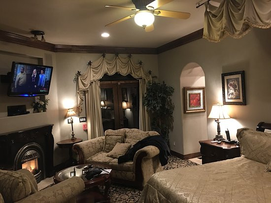 Arrowhead Manor主图