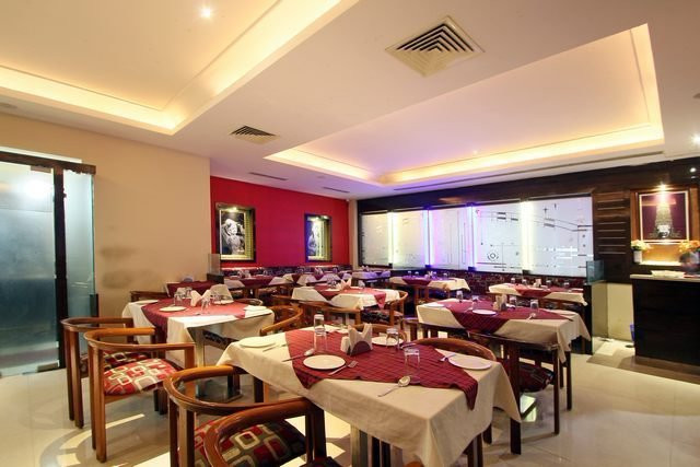 Hotel Adithya Central主图