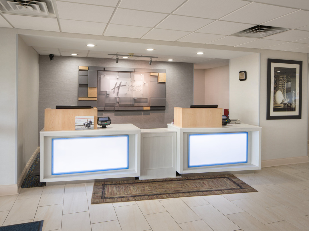 Holiday Inn Express Louisville Northeast By IHG主图