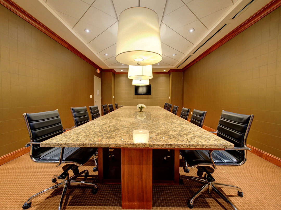 长岛普雷恩维尔假日酒店主图