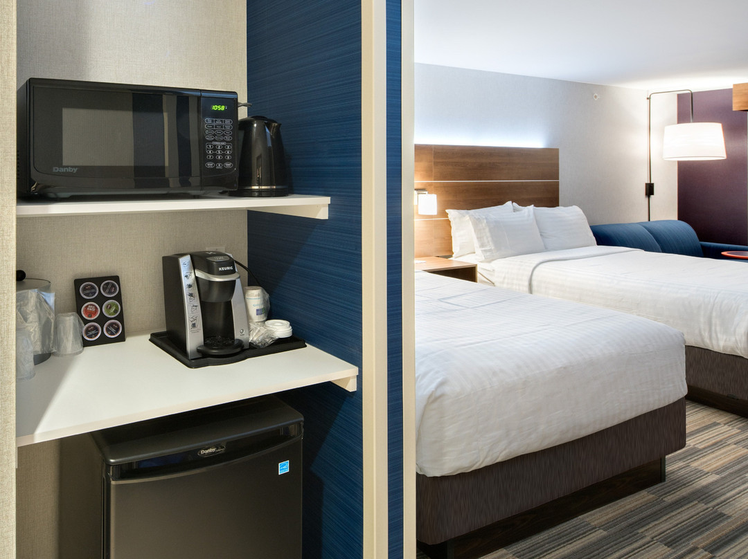 Holiday Inn Express Red Deer North By IHG主图