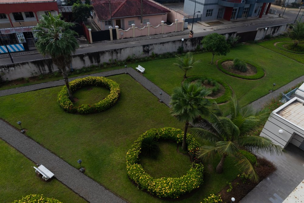 宜必思巴塔酒店主图