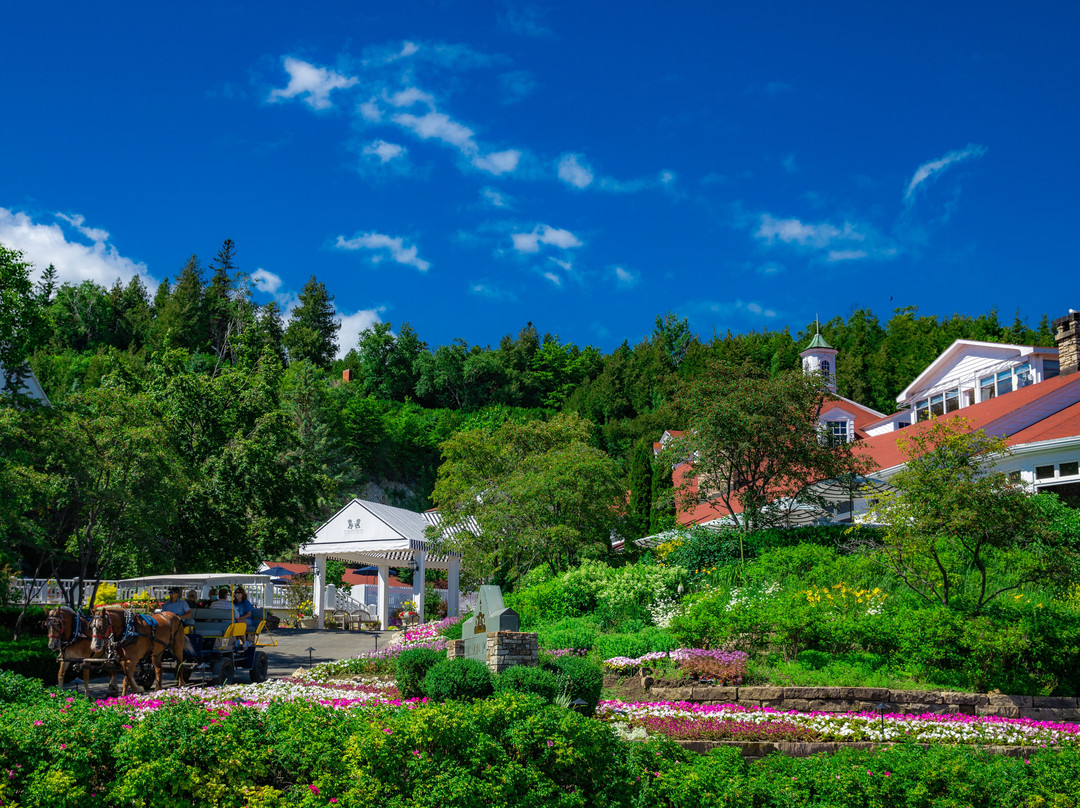 米逊点度假酒店主图