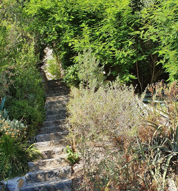 Parc St Bernard-耶尔必去景点