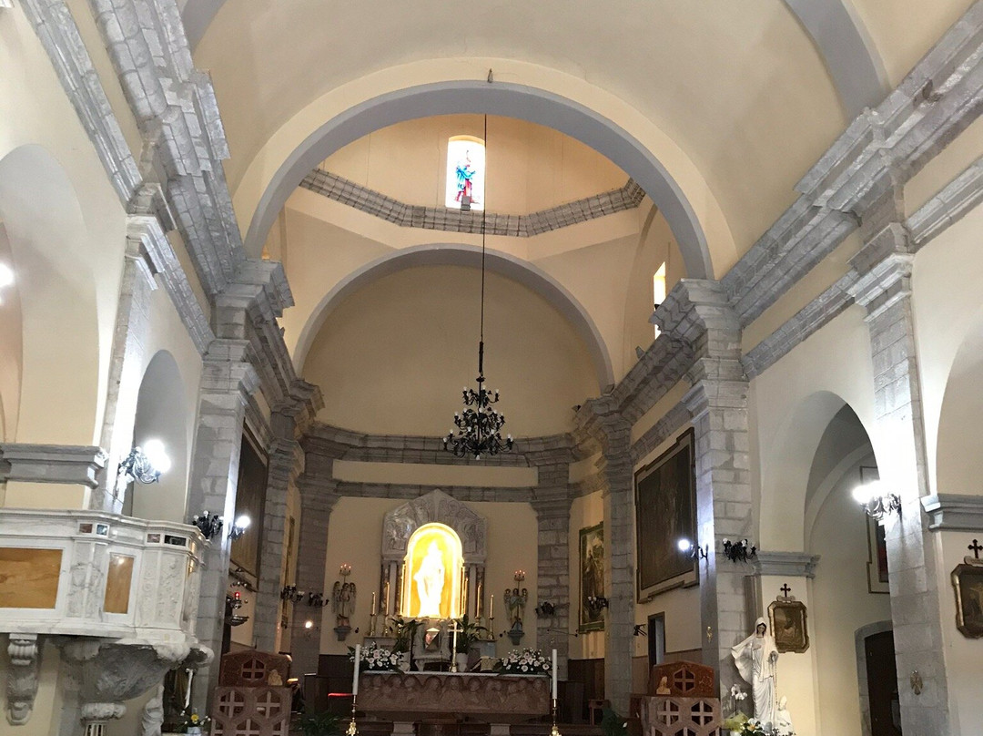 Chiesa Di Sant Ambrogio E Sant Ignazio-Laconi必去景点