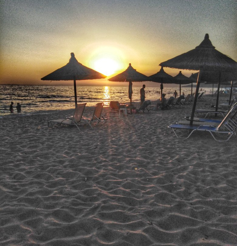 Loutsa Beach-Loutsa必去景点