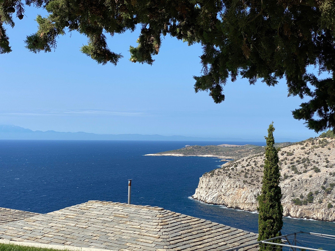 Iera Moni Archaggelou Michail-Thassos Town (Limenas)必去景点