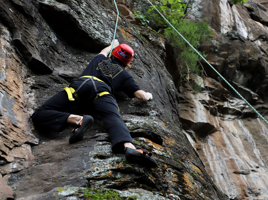 Bravos Climbing-巴耶－德布拉沃必去景点