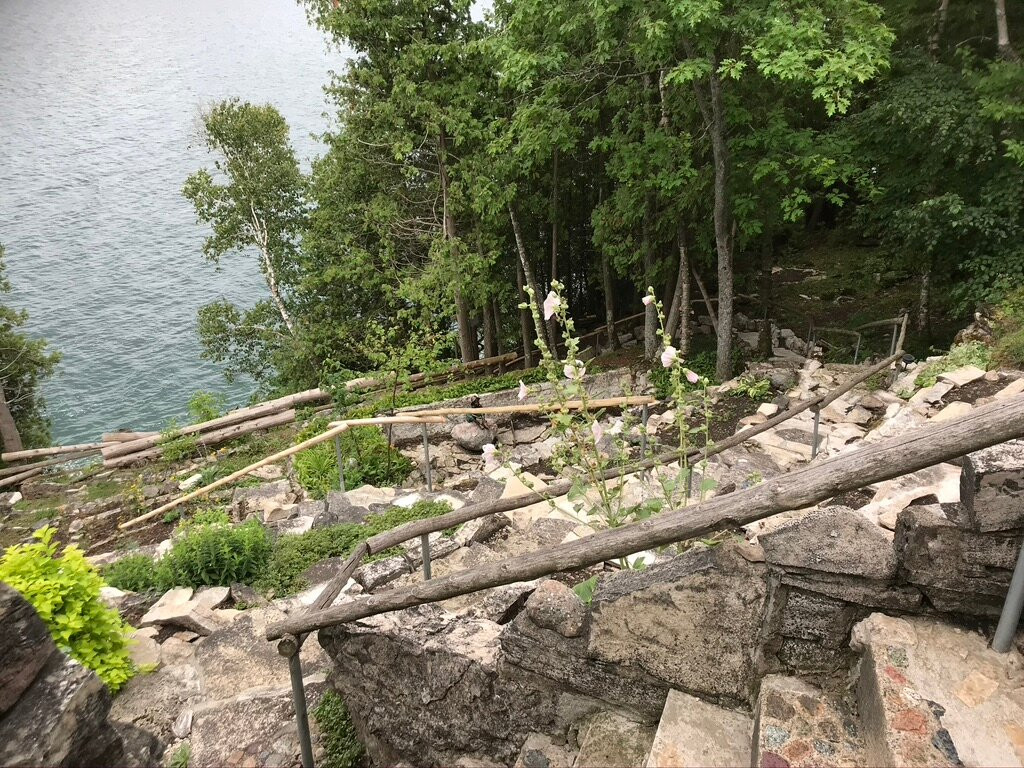 Rockgarden Terrace Resort主图