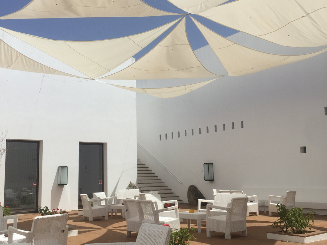 埃考克－埃武拉套房Spa酒店主图