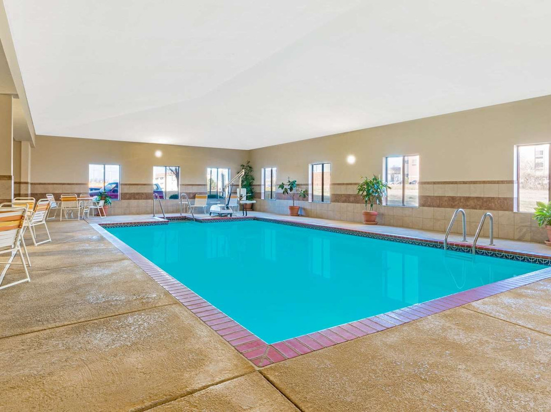 La Quinta Inn & Suites by Wyndham Midwest City - Tinker AFB主图