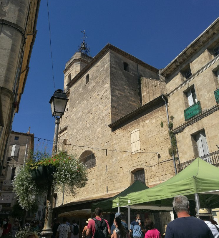 Eglise Collegiale Saint-Jean-佩兹纳斯必去景点