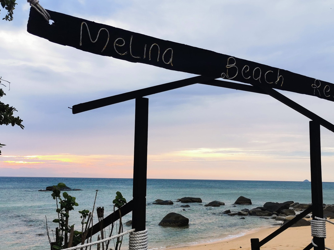 梅丽娜海滩度假村酒店主图