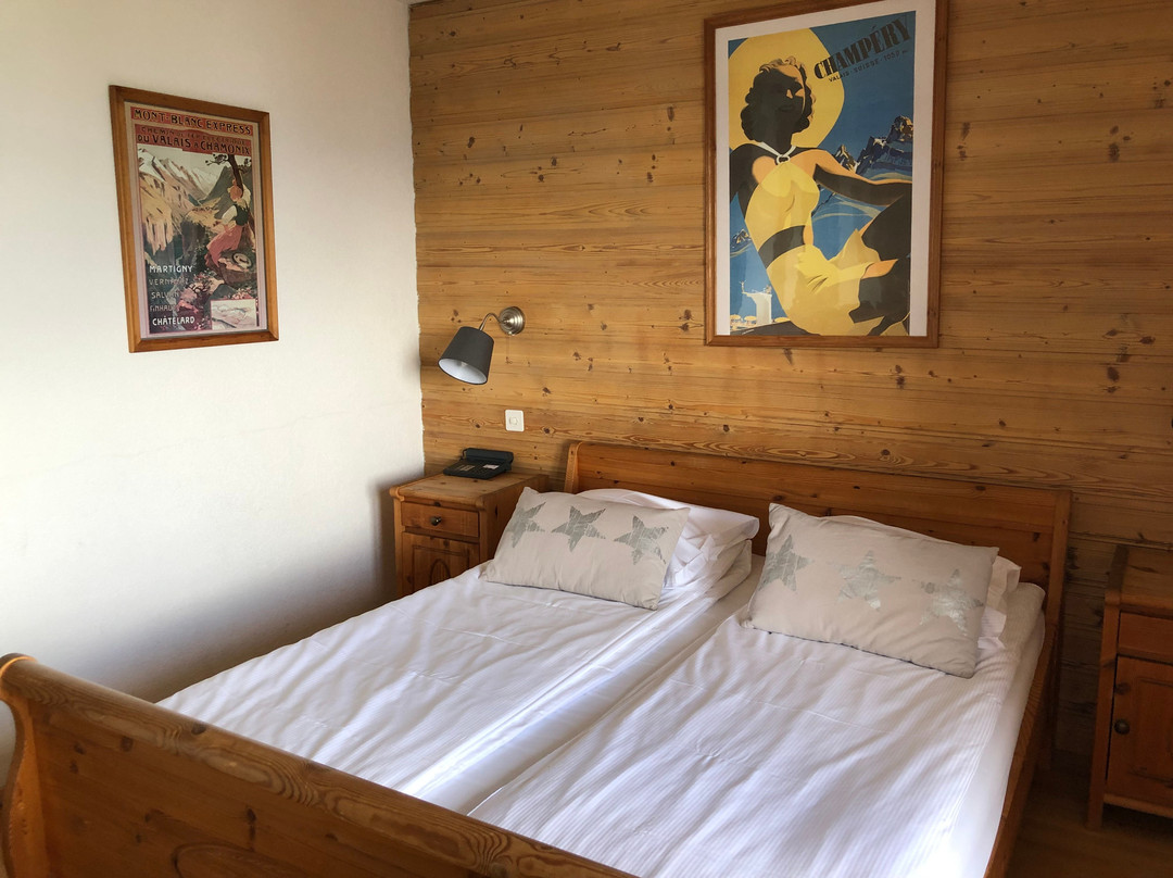 Le Magrappé Hôtel主图