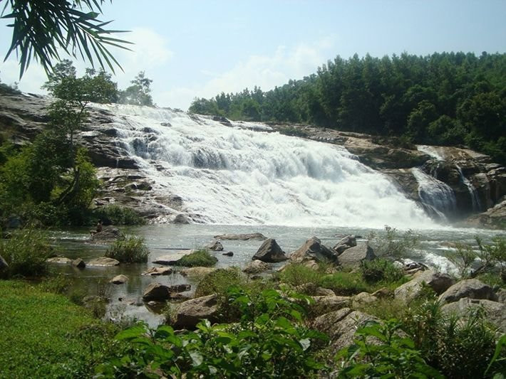 Sao Va Waterfall景点图片