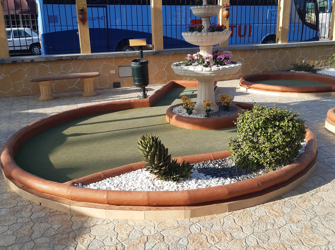 Minigolf Atlantico-英国人海滩必去景点