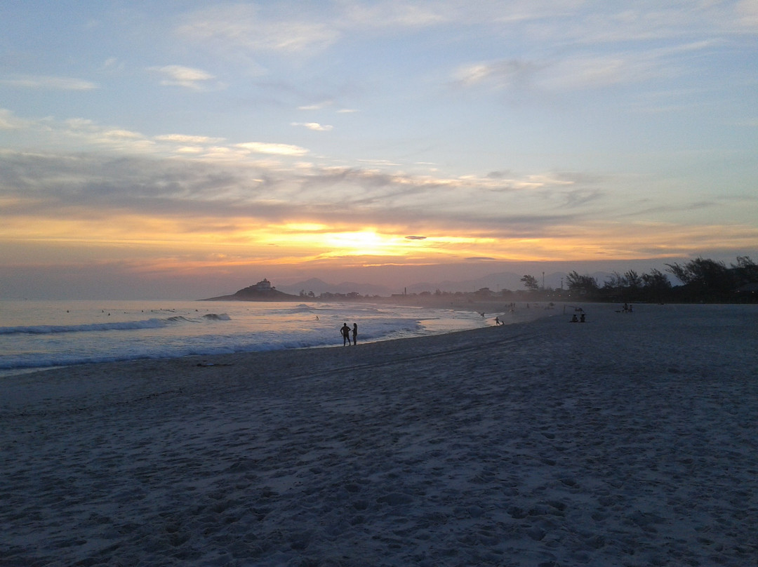 Praia de Itauna景点图片