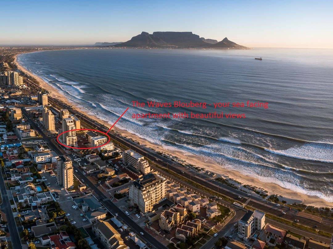 The Waves Blouberg Beach Apartments主图