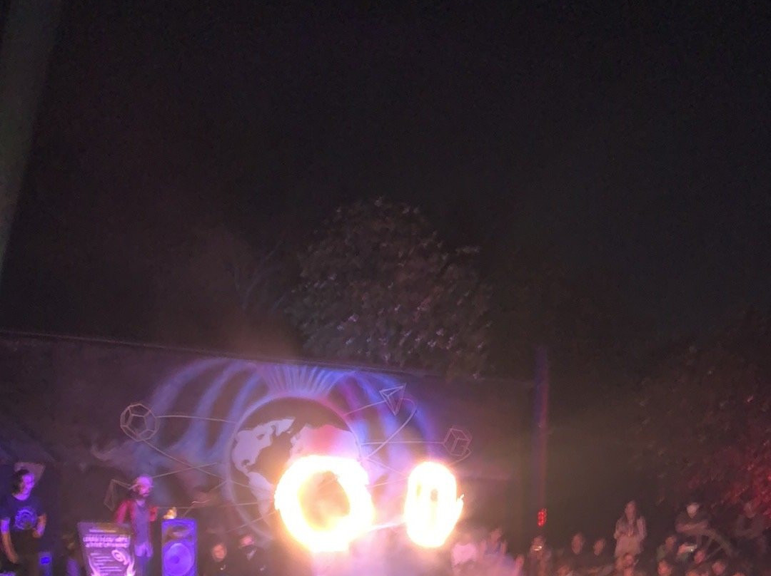 Medicine Circus景点图片