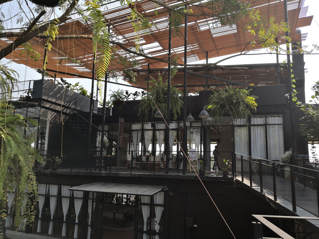 Chic 39 Bed Bar & Bakery主图