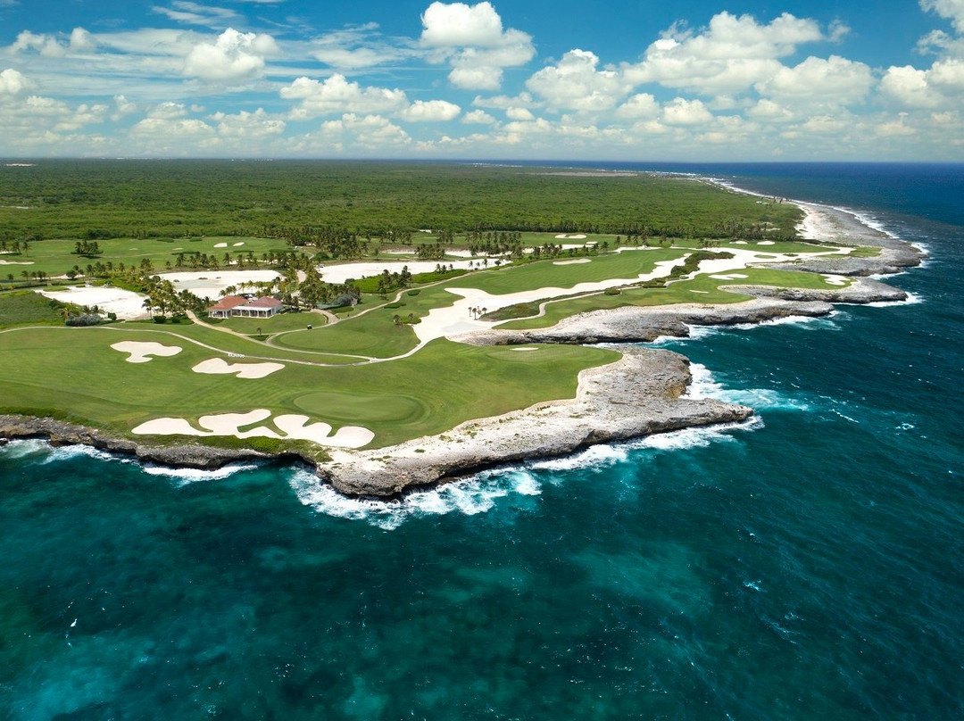 Corales Golf Course景点图片