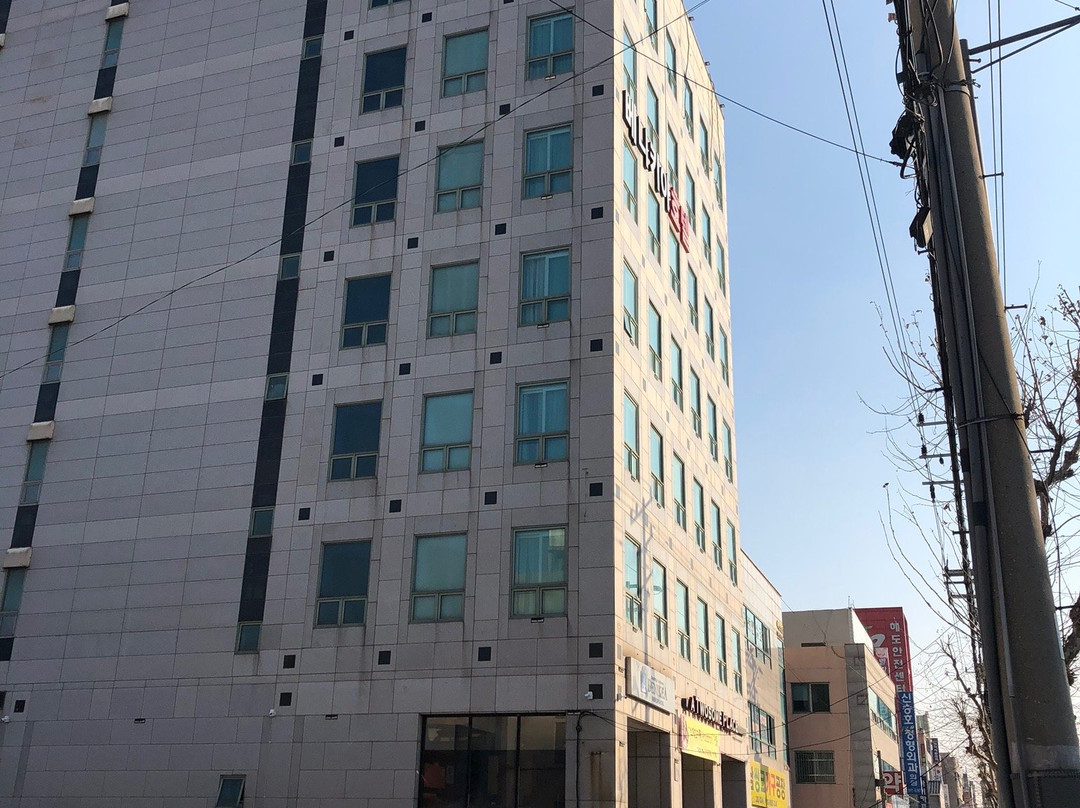 本昵客雅浦项酒店主图