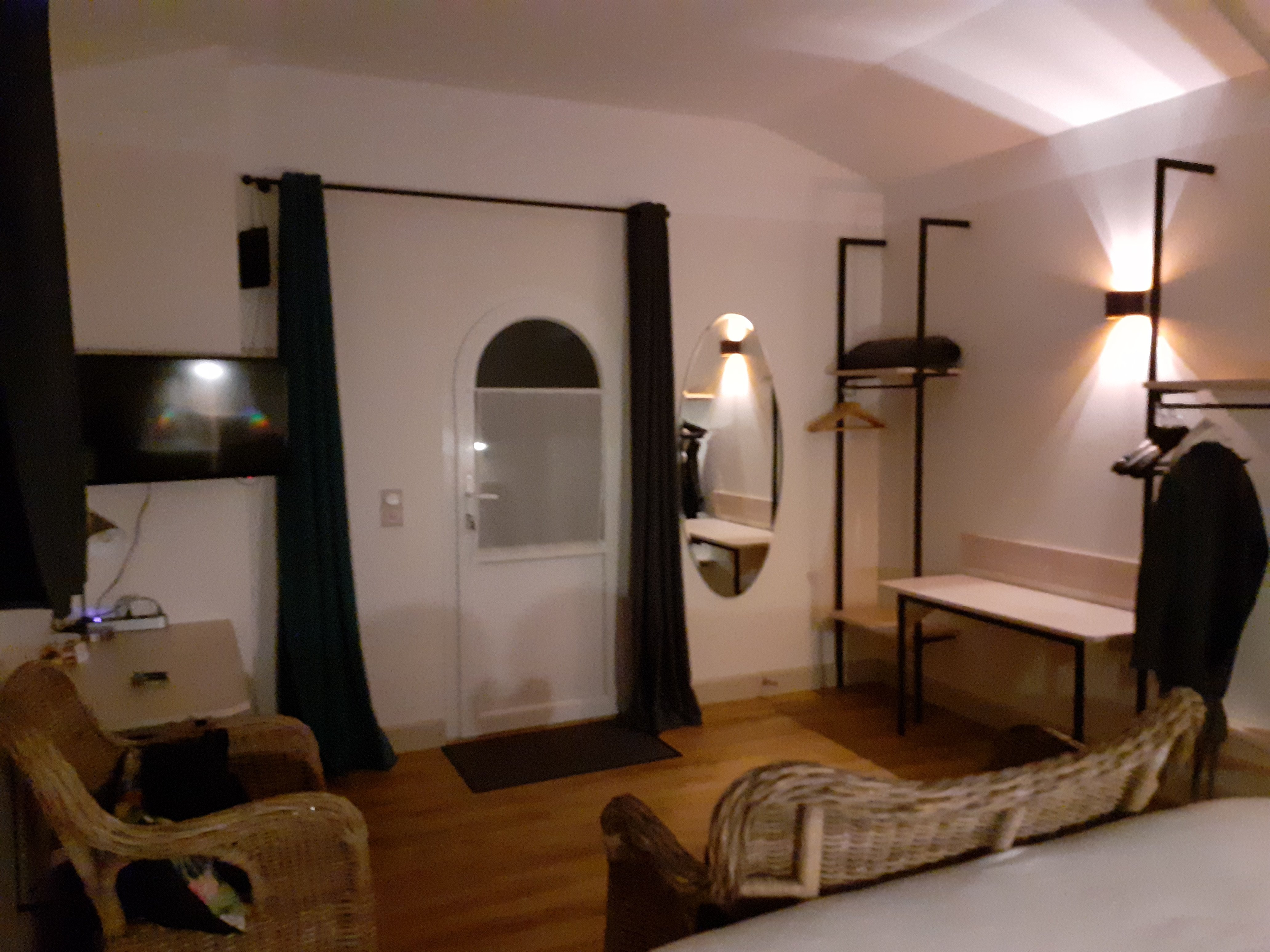 La Maison Cachee-官方