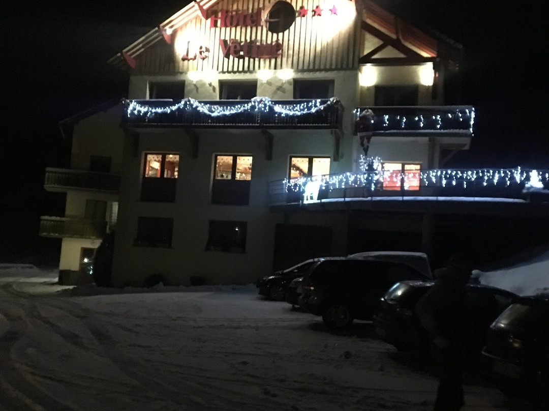 Logis Hôtel le Vétiné主图