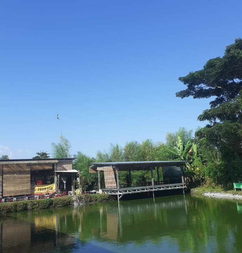 Resto & Pemancingan Ulam Drono