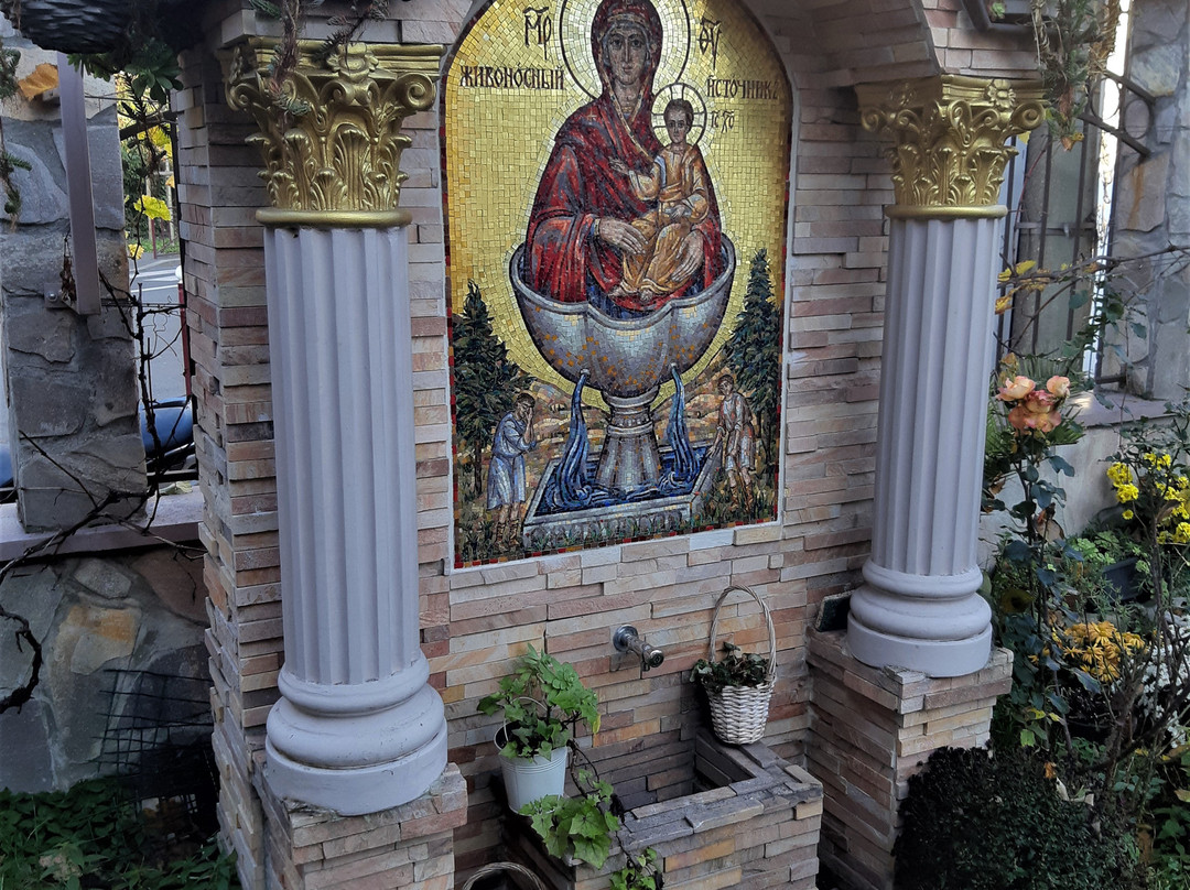 Église orthodoxe serbe de la Bienheureuse-Mère-Parasceve景点图片