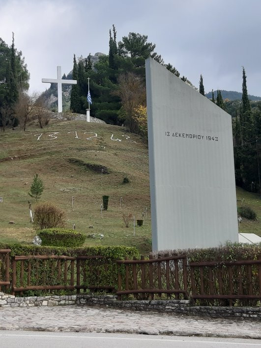 Monument to the Heroes of 1821-卡拉夫里塔必去景点
