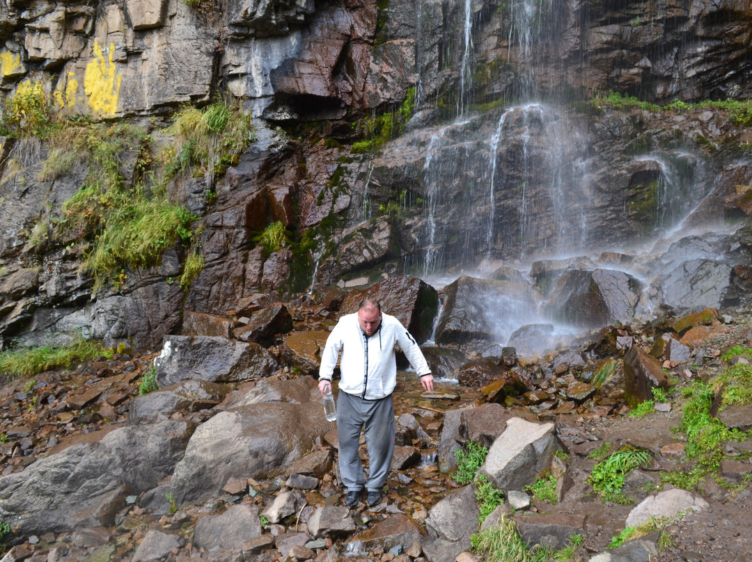 Butakovskiy Waterfall景点图片