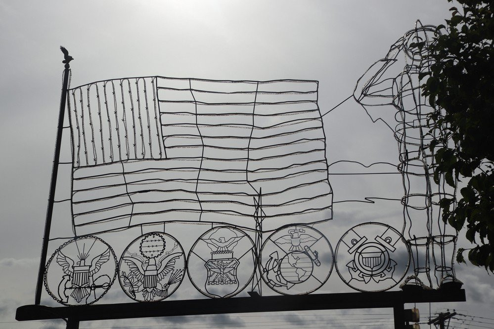 Veterans Memorial Bridge-法戈必去景点