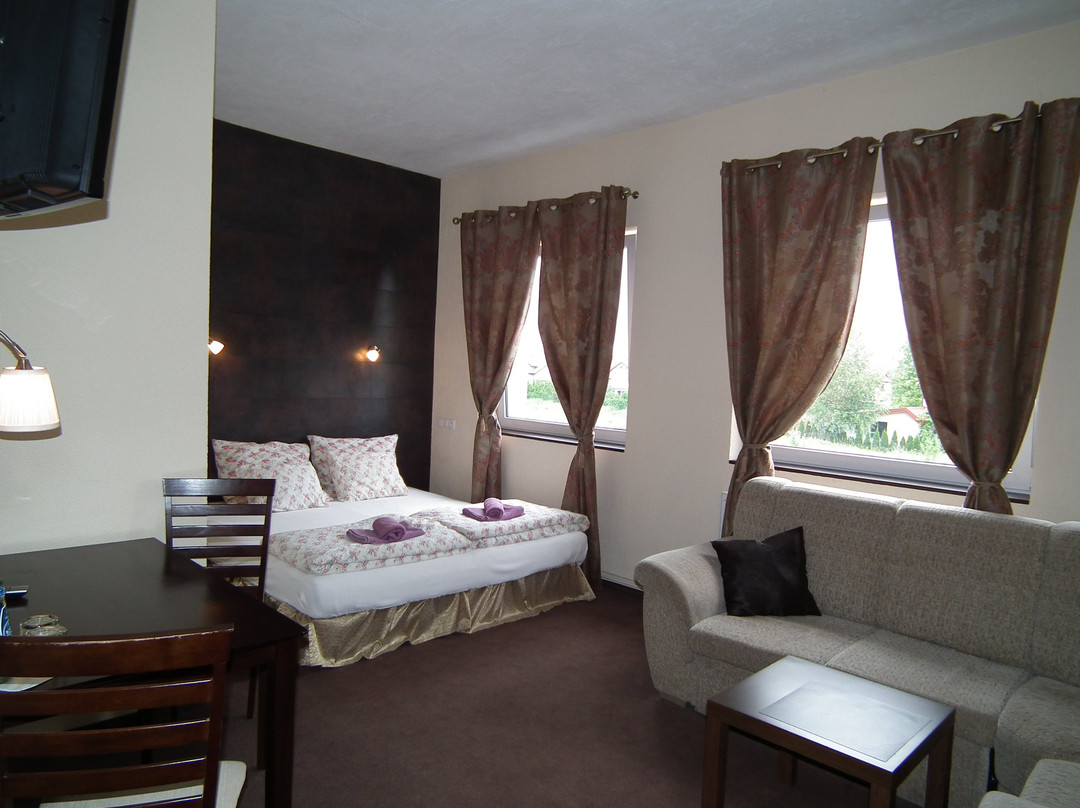 Jablonna酒店住宿-Villa Bella Casa