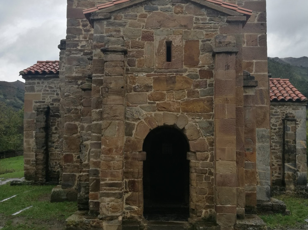Iglesia de Santa Cristina de Lena景点图片