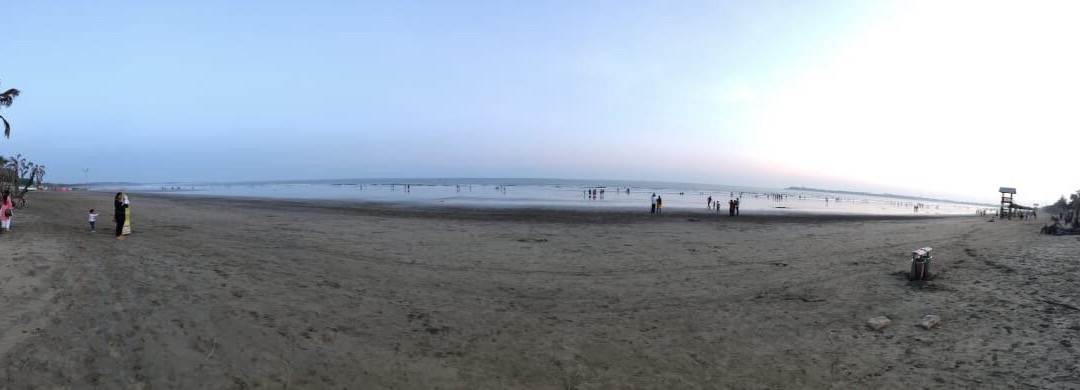 Nagoa Beach景点图片