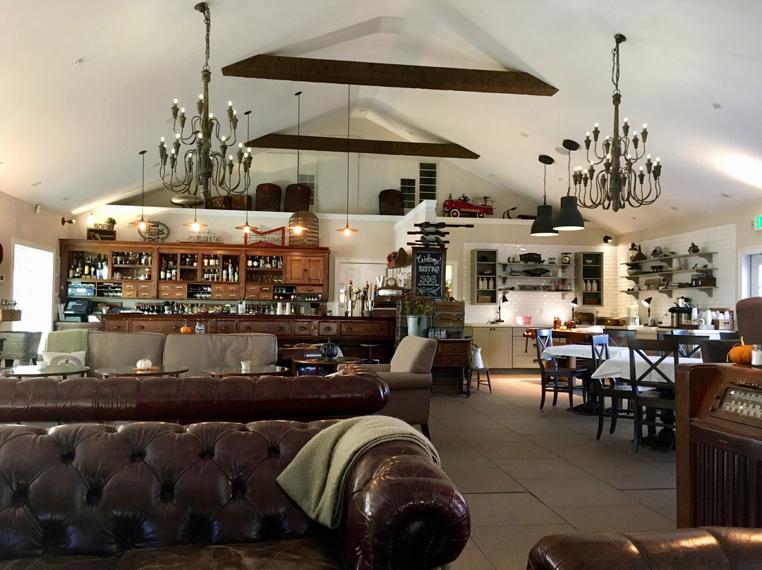 On The River Inn主图