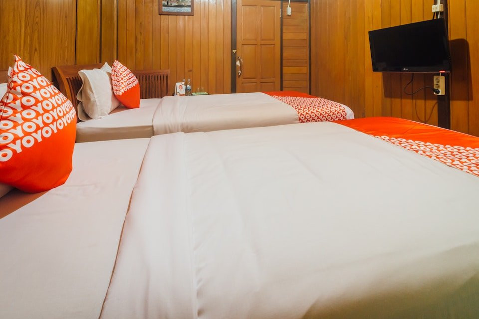 OYO 1300 Crecia Guest House主图