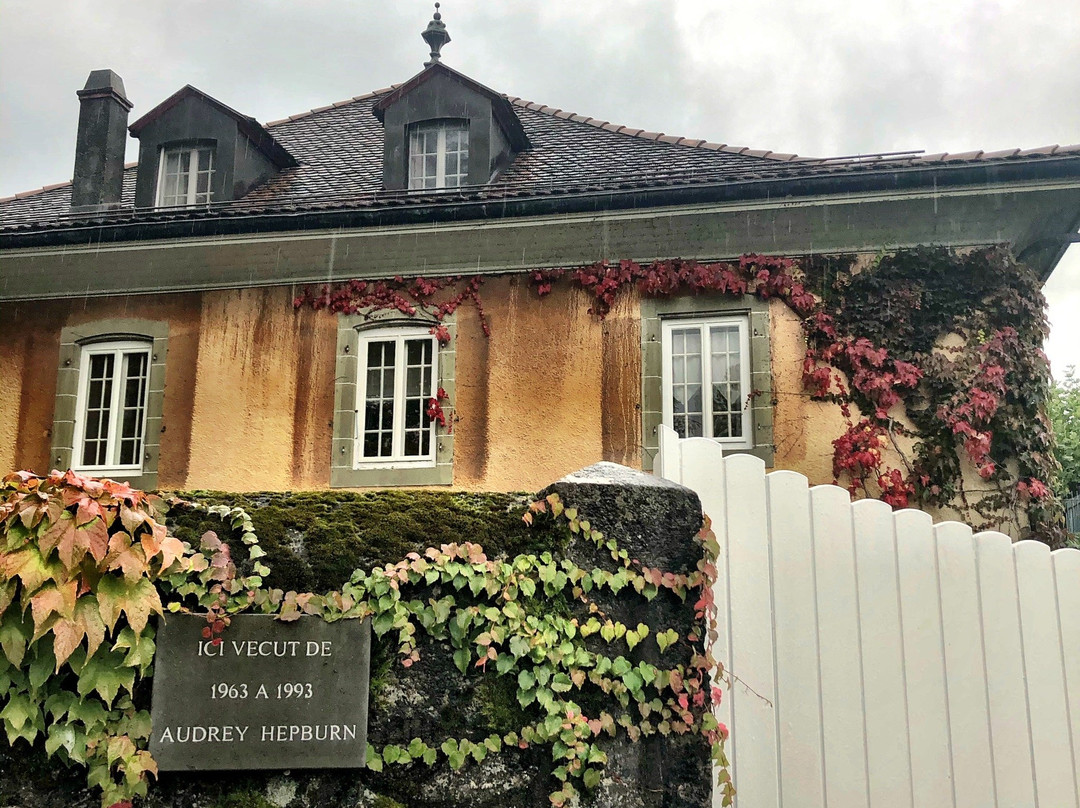Audrey Hepburn's Grave-Tolochenaz必去景点