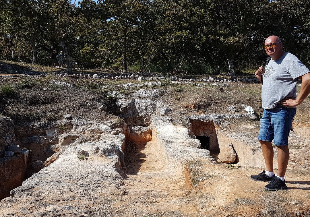 Minoiko Nekrotafeio Armenon-Armeni必去景点