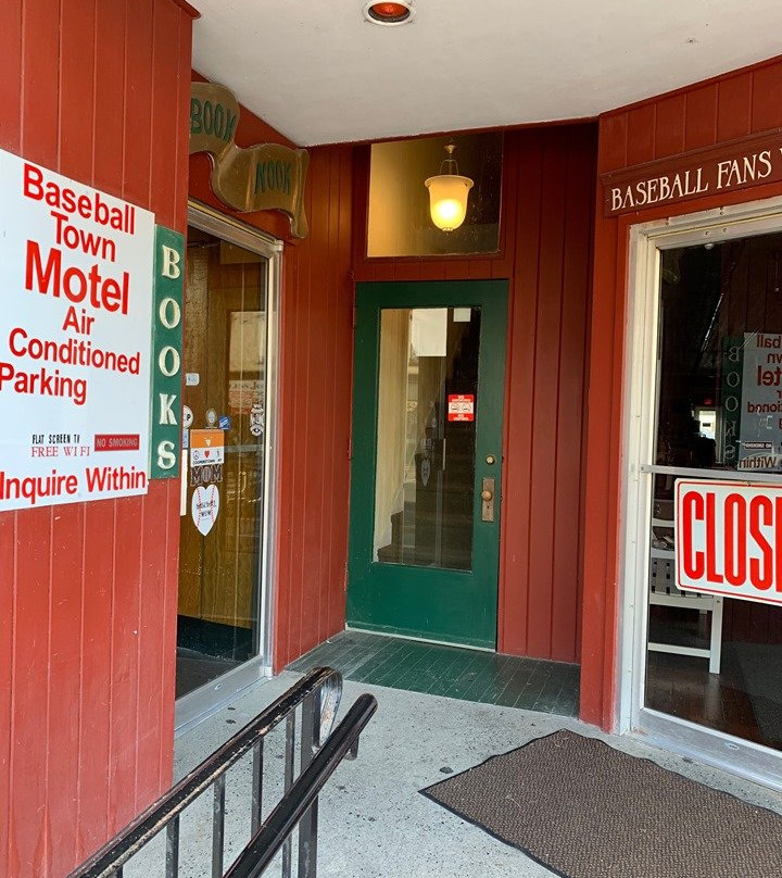 Baseball Town Motel主图