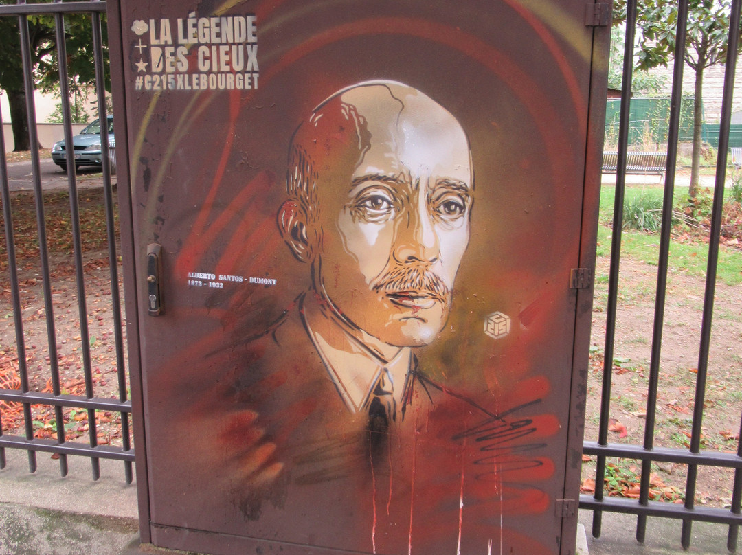 Fresque "Alberto Santos-Dumont"-Le Bourget必去景点