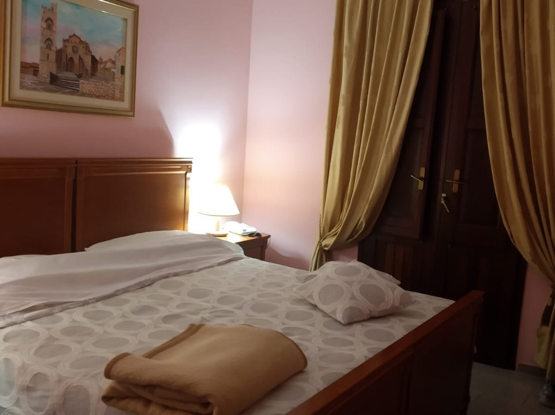 Hotel Edelweiss主图