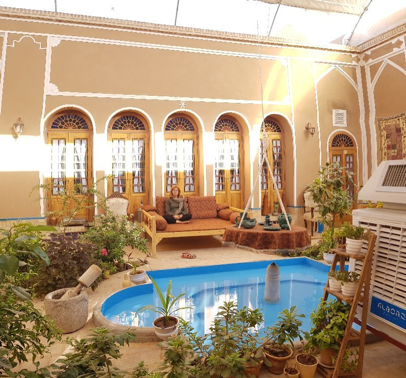 KheshtoKhatereh Hotel主图