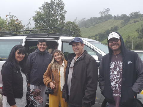 Go 4 Shuttle-基多必去景点