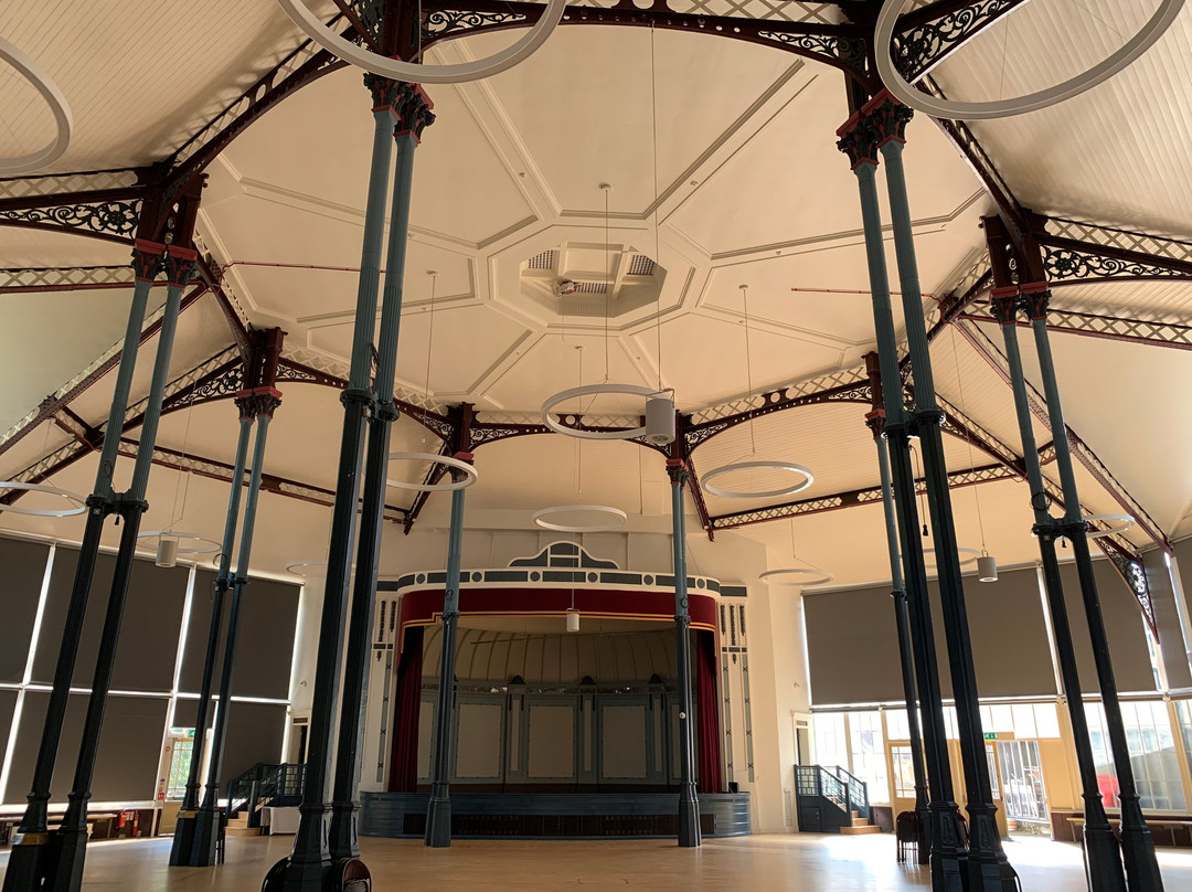 Pavilion Arts Centre-巴克斯顿必去景点