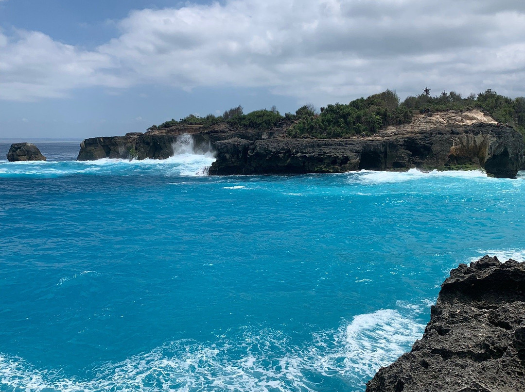 Blue Lagoon Cliff Jump景点图片