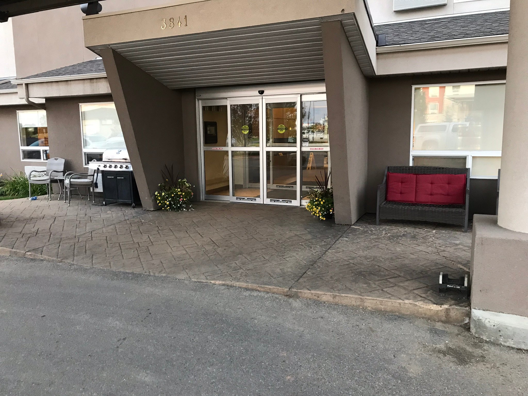 HomeSuites Regina East by d3h Hotels-浴室